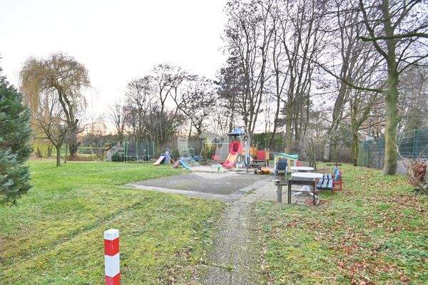 Spielplatz am Haus