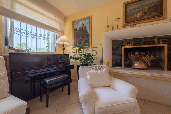 Prestige-Immobilie mit Gästehaus und weitläufigem Grundstück im Süden Sardiniens