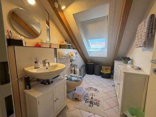 Tageslichtbad mit Dusche/WC