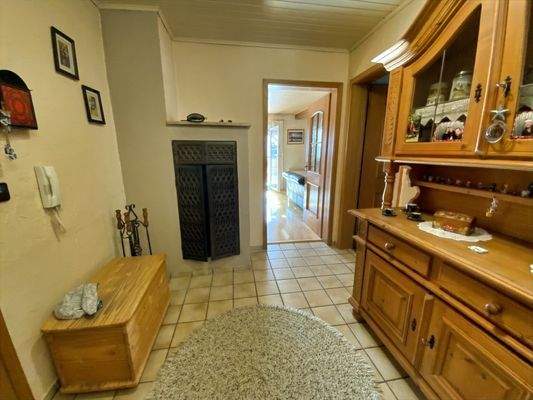 Blick vom Gang ins Wohnzimmer im 1. Stock