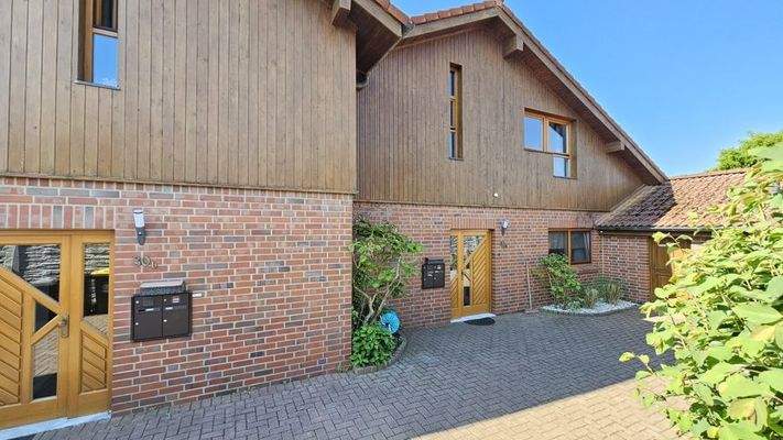 Außenansicht - Hauseingangsbereich