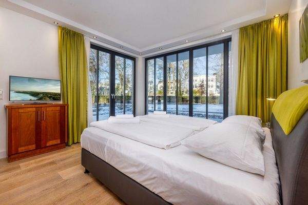 Morgensonne und der Blick zu den gepflegten Bäders