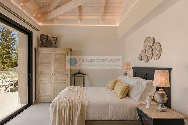 Lourdas-Hills-Stunning-Views-Villa-for-Sale-19