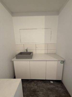 Waschbecken mit Unterschrank