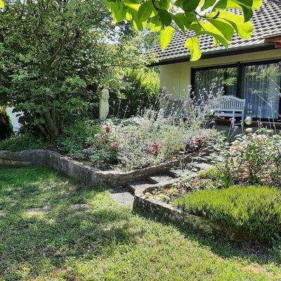 Garten/ Treppe zur Terrasse