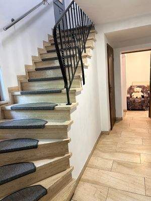 Treppe in das Obergeschoss.jpg
