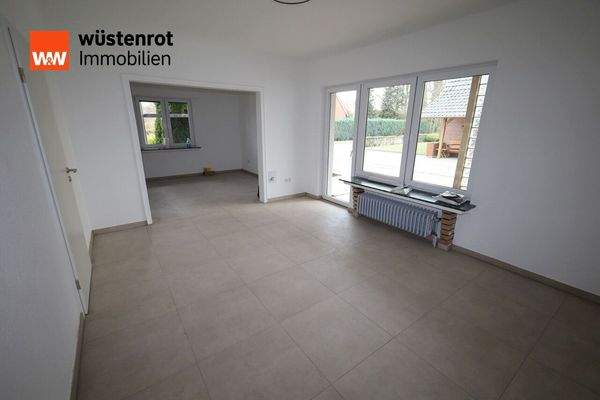 Wohnbereich mit Blick Richtung Esszimmer