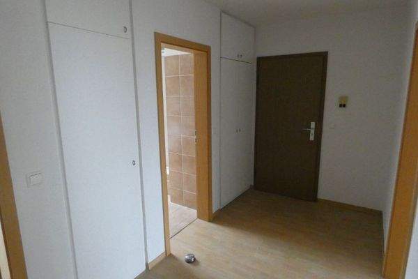 Flur mit Einbauschränken