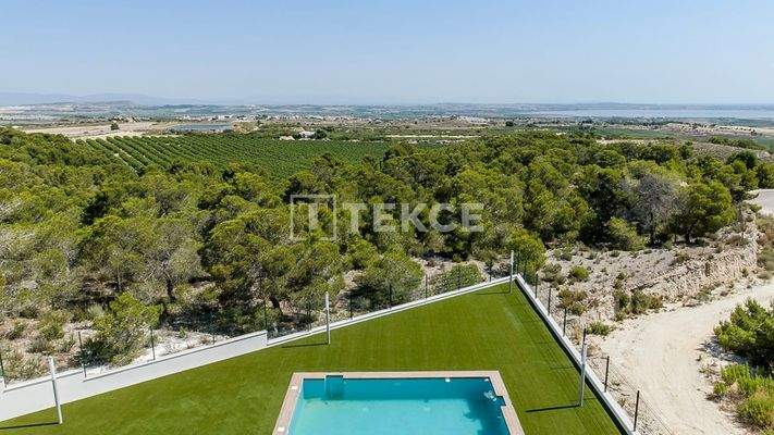 Detached Villas with Sea Views in Alicante San Miguel de Salinas