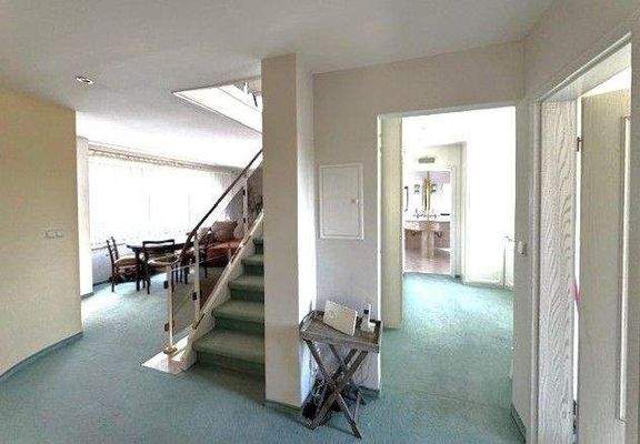 OG: Wohndiele, Flur, Ankleide und Bad