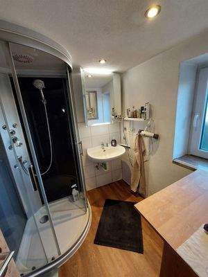 Duschbad in der EG-Wohnung 