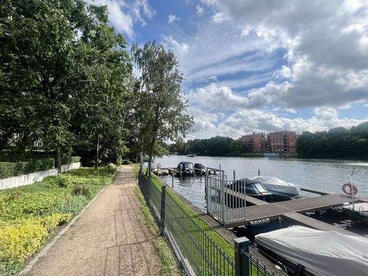 Eigener Bootsanleger möglich direkt an der Spree