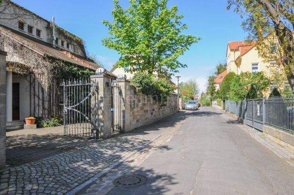 Blick in die Straße vor dem Haus