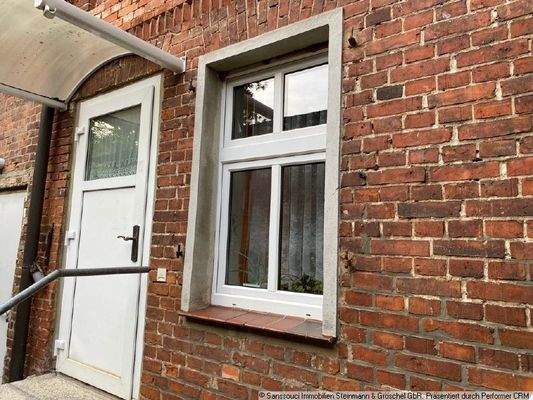 überdachter Hofeingang