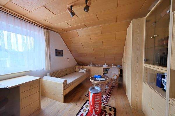 Arbeits-/Kinderzimmer 1. OG