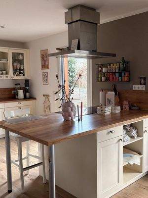 Küche mit Terrassenzugang