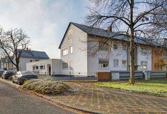 Straßenansicht Gesamtgebäude