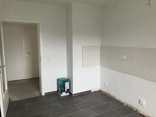 Küche mit Fliesenspiegel