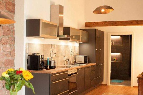 Moderne Einbauküche mit kompletter Ausstattung.jpg