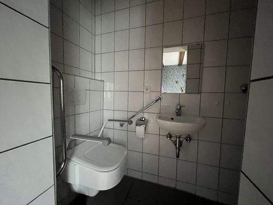 Erdgeschoss - 2. Badezimmer barrierefrei