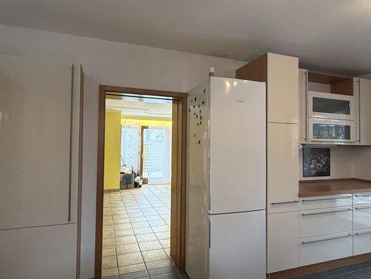 Durchgang von der Küche ins Wohn- und Esszimmer