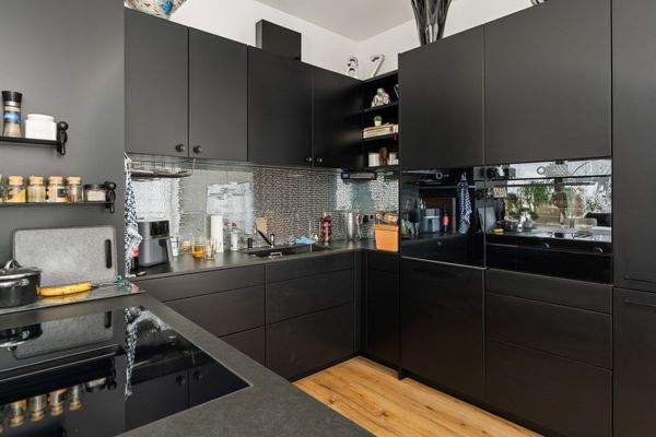 ... und hochwertigen Markenelektrogeräten.