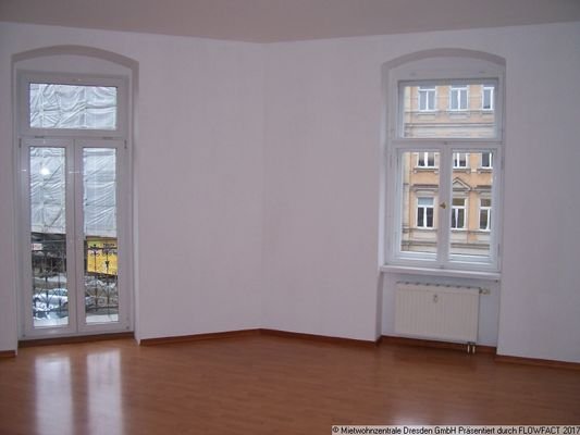 Wohnzimmer - 3-R-Wohnung mit EBK - WG geeignet