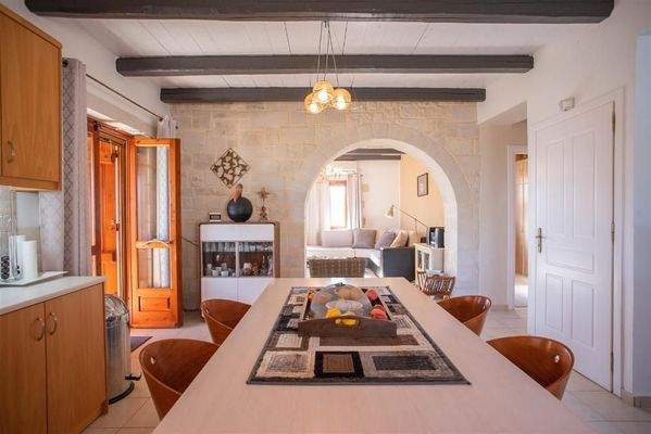 Kreta, Kolymvari: Villa mit Meer- und Bergblick und unabhängigem Apartment zu verkaufen