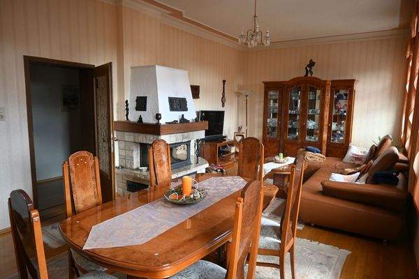 2. Etage Wohnzimmer alternative Ansicht.jpg