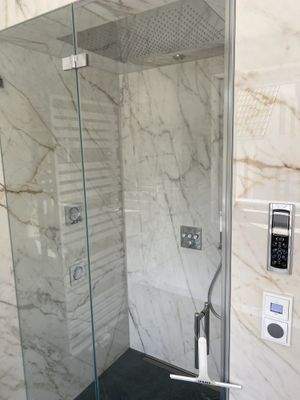 Dusche mit Dampfsauna.jpg