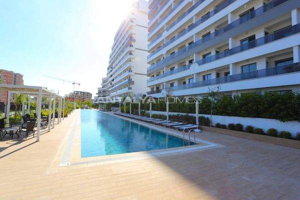Luxury Real Estate in a Complex Close to Airport in Antalya