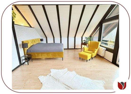 Giebelzimmer schöne Atmosphäre bei Nacht