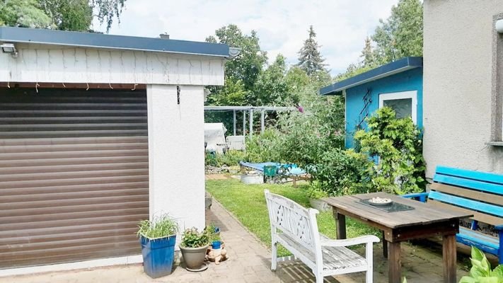 Blick Garage Garten