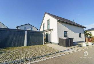 Einfamilienhaus mit Doppelgarage