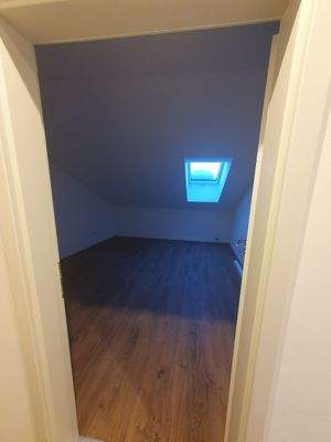 Dachzimmer mit Dachfenster