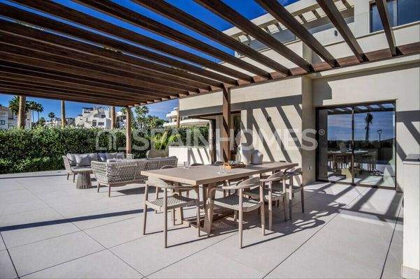Move-In Ready Beachfront House in a Gated Complex in Marbella