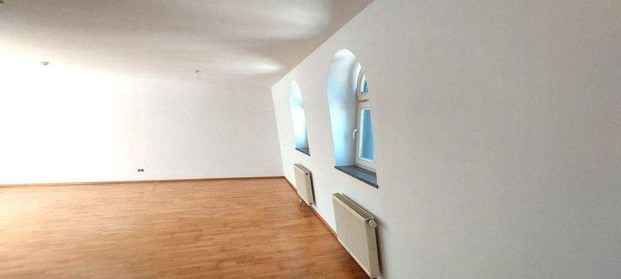 Wohn-esszimmer Wand.jpg