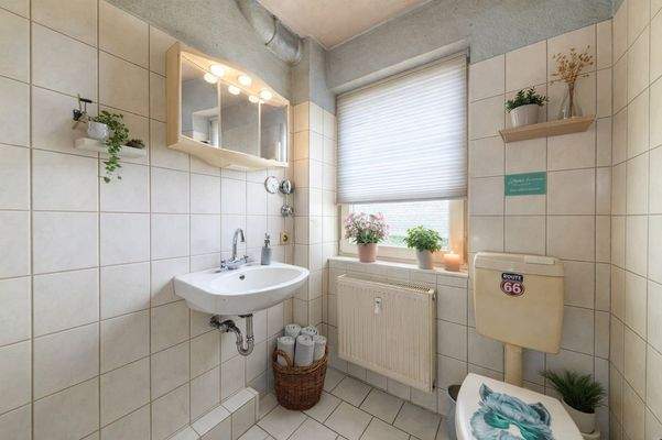 Bad virtuell möbliert