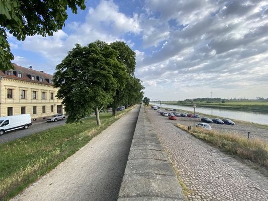 Mehrfamilienhaus an der Elbe