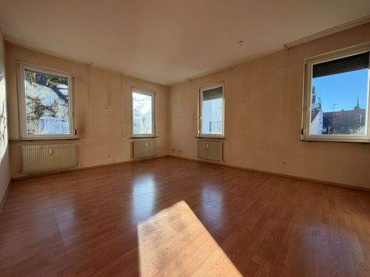 Wohnzimmer mit Laminat