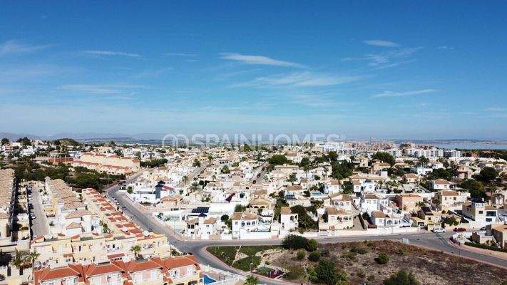 Apartments in a Complex with Communal Pool in Villamartin