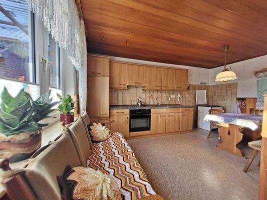 Sommerküche mit Blick auf den Garten