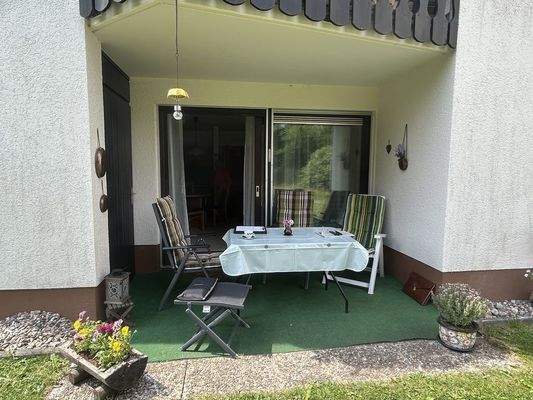 Lounge bei Tag und Nacht