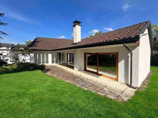 Terrasse mit Wintergarten