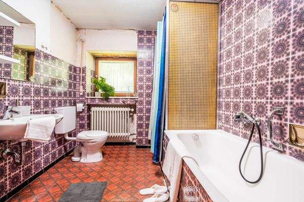 Rechte Wohneinheit - Bad