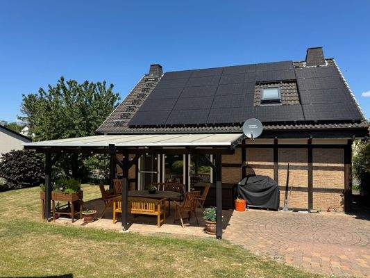 Fachwerkhaus  mit sonnigen Grundstück