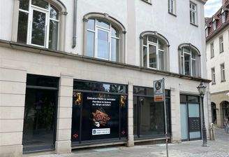 rechts Wohnungseingang