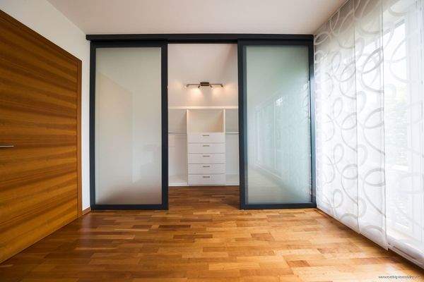 begehbarer Kleiderschrank