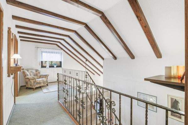 Flur OG mit Galerie (Bild 1)