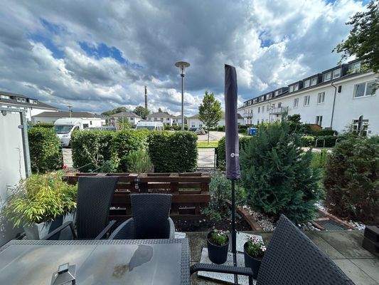 Terrasse_Blick in Garten